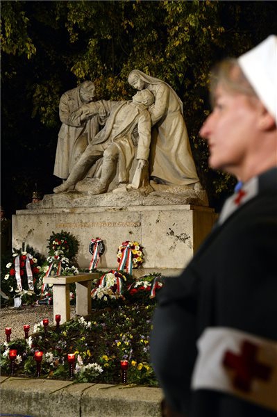 Hős katonaorvosokra emlékeztek Budapesten