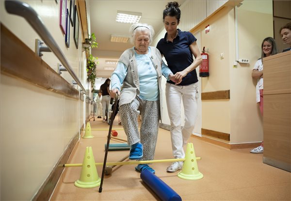 Átadták a Szent Margit Kórház felújított mozgásszervi rehabilitációs osztályát