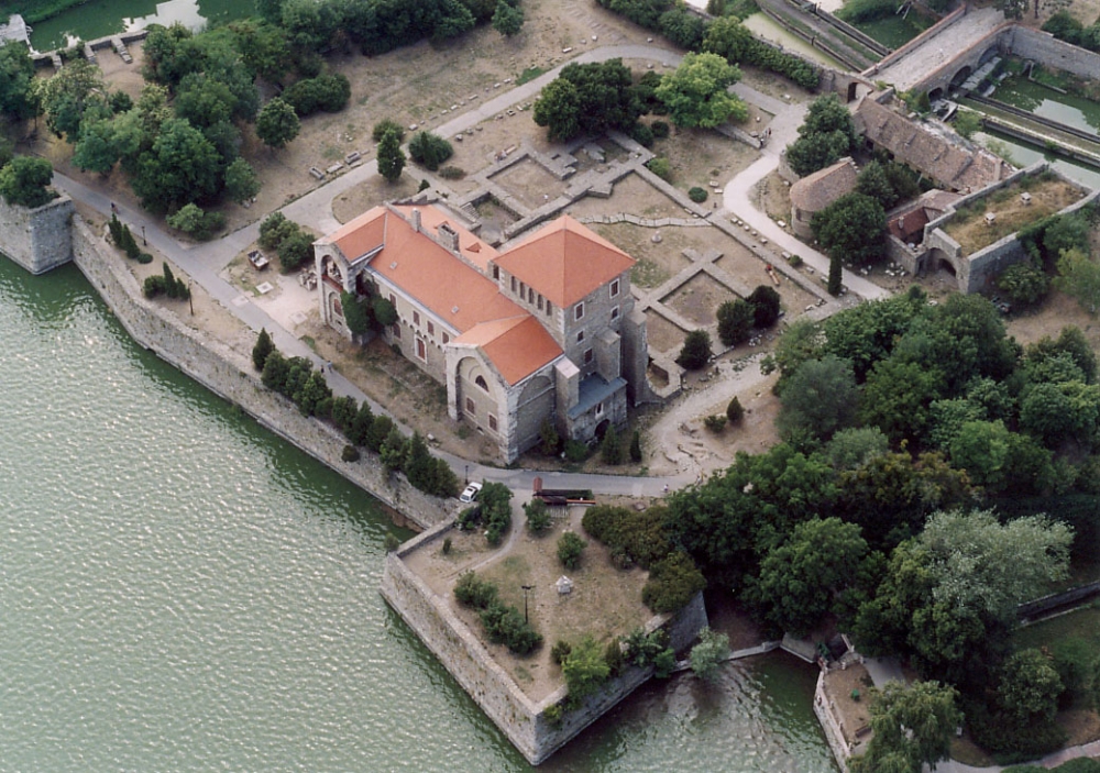 Szakrendelővel bővítik a kórházat Tatán