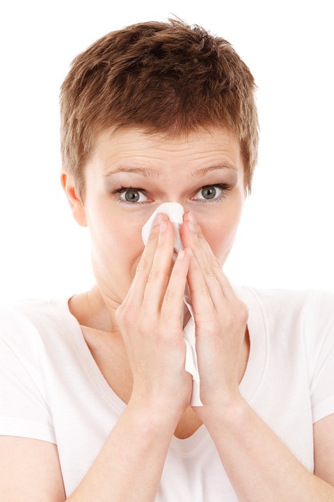 Orrdugulás; homályos látás, Szemkönnyezés oka: allergia?