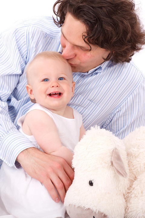 A szeretethormon segít, hogy az apák és a babák között szoros kapcsolat alakuljon ki