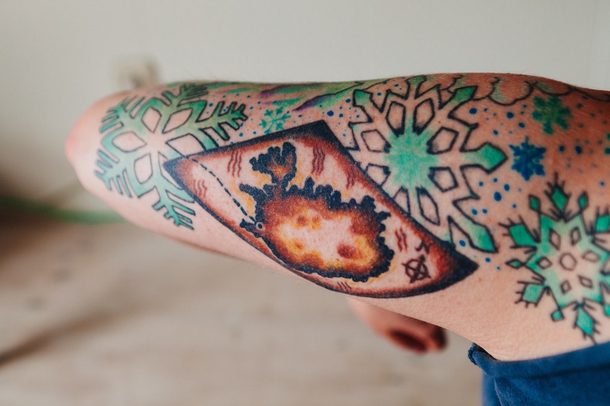 Az FDA szerint kétszer is meg kell gondolni, hogy készíttetünk-e tetoválást