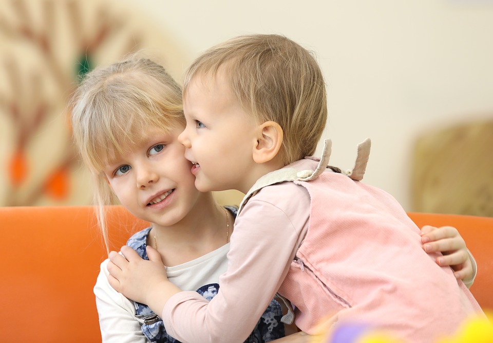 Az idősebb anyák gyermekei jobb magaviseletűek